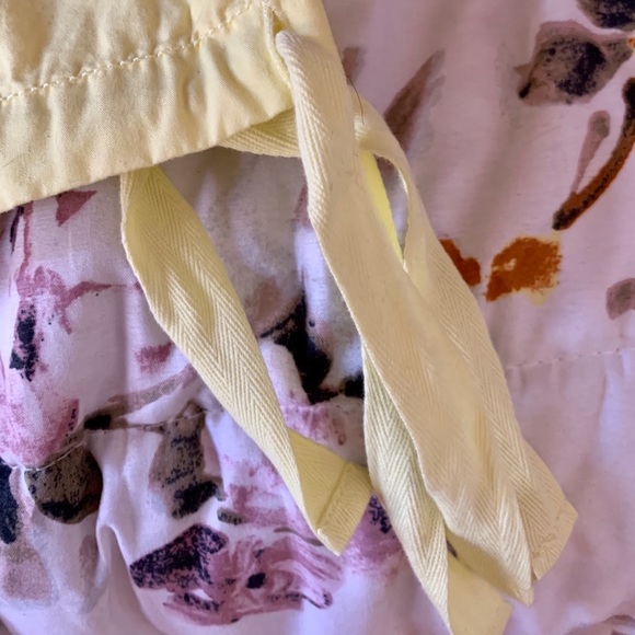 Yellow Pants from Ann Taylor Loft. - Picture 3 of 3